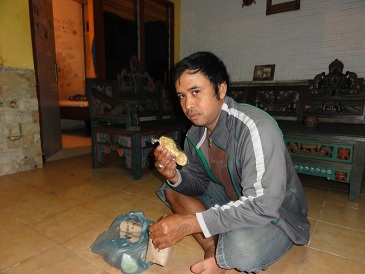 ロスメンのスタッフ。。。意外に金持ちです