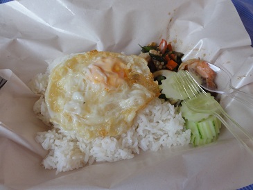 カオパッガパオタレー