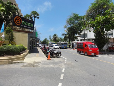 カタビーチへの道