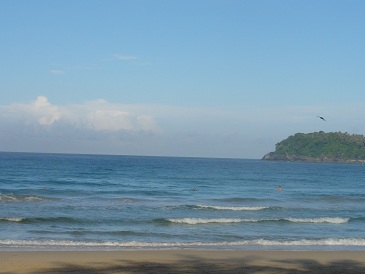 波の無いおだやかなカタビーチ