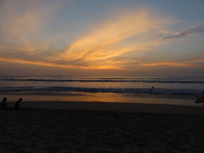 クタビーチの夕日、パート２