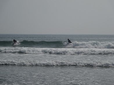 サイズは小ぶりだけで遊べる波