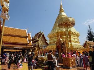 チェンマイのドイステープ寺院の仏塔