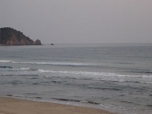 鳥取東浜の左側