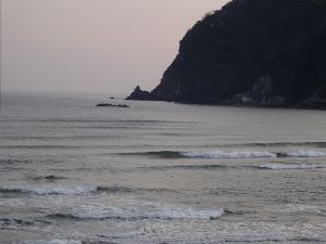 鳥取東浜の右側