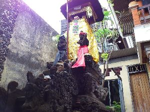 ホテルの守り神