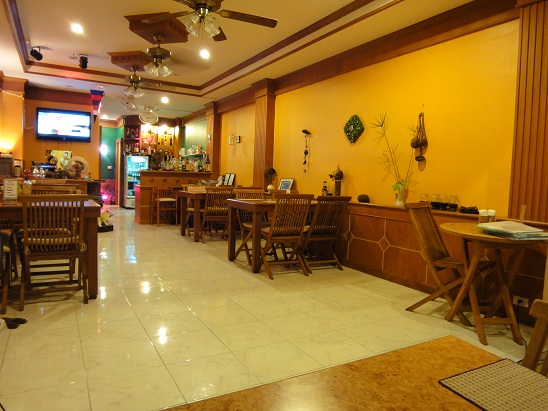 落ち着いた雰囲気の店内の様子です