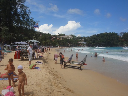 ウネリに敏感で地形が決まりやすい