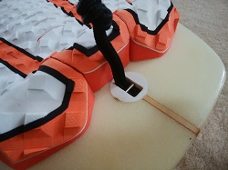 リーシュカップに少しだけ入っている状態のリーシュロック